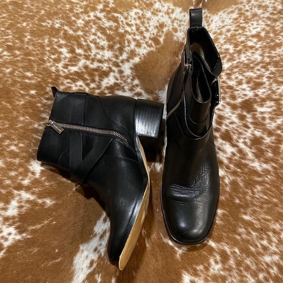 Michael Kors Rory Leather and Logo Ankle Boot - Picture 1 of 8